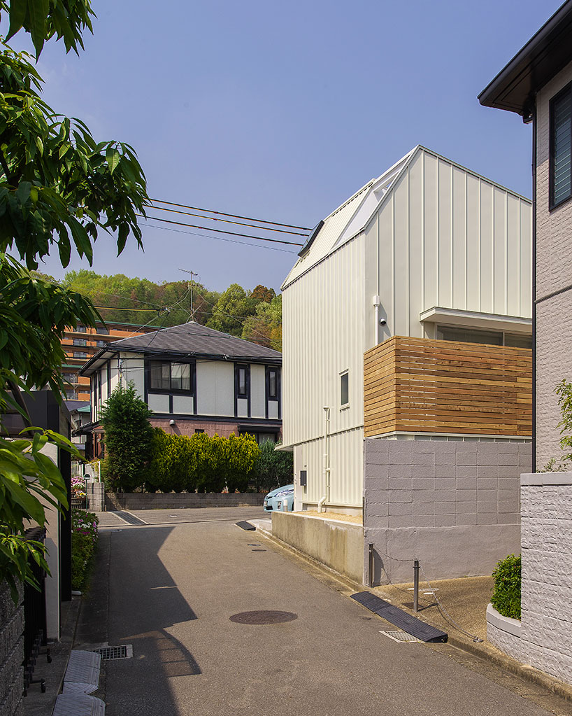 coo-planning-house-in-takarazuka-hyogo-japan-designboom-02