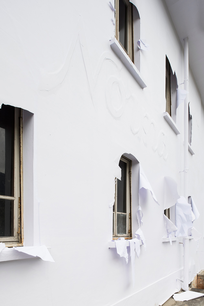 daniel-gonzaez-paper-building-la-fabbrica-del-cioccolato-designboom-02