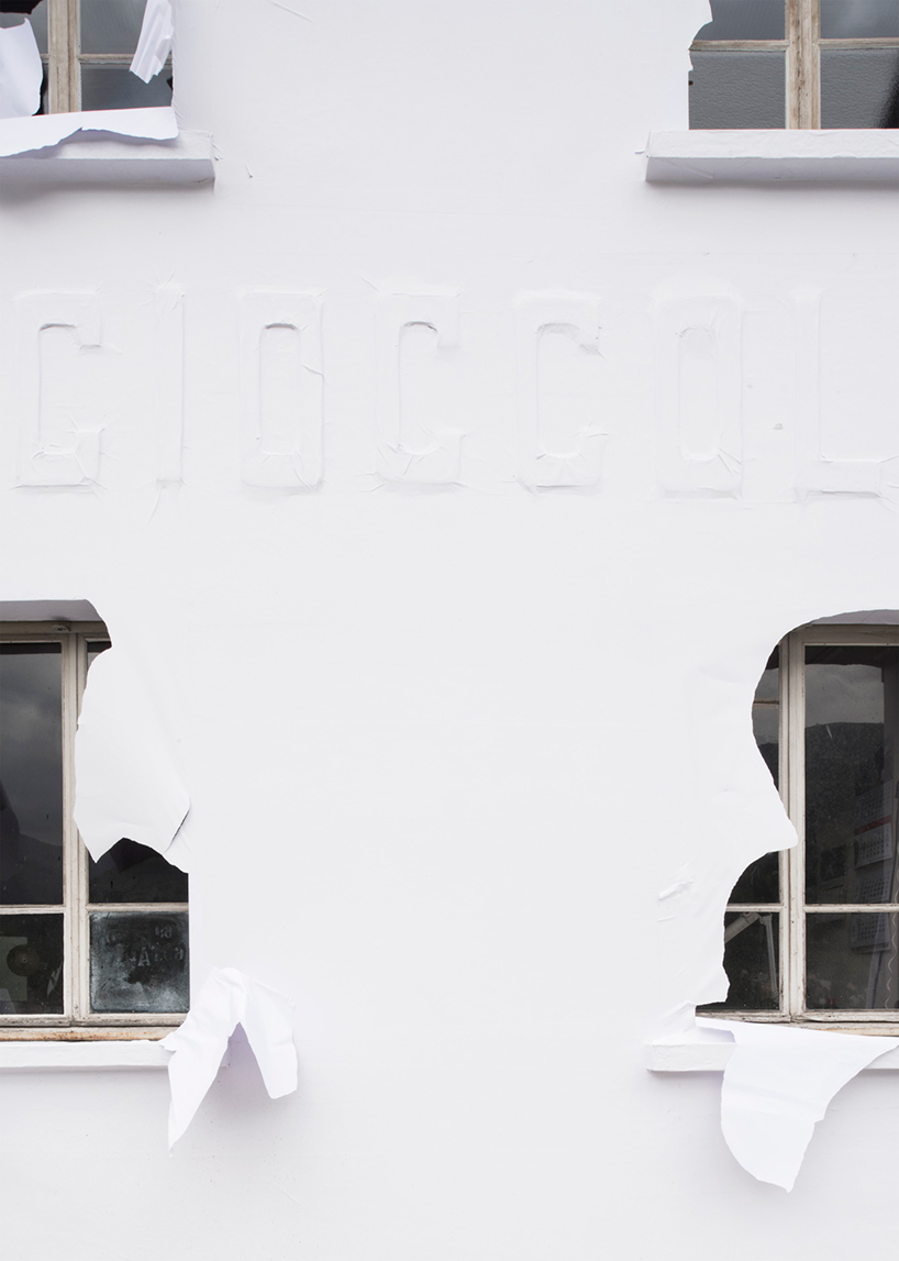 daniel-gonzaez-paper-building-la-fabbrica-del-cioccolato-designboom-02