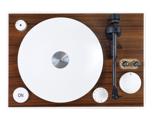 ON turntable by gpinto combines classic elements with modern technological features