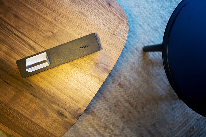 hironao-tsuboi-meizu-gravity-wireless-speaker-designboom-05