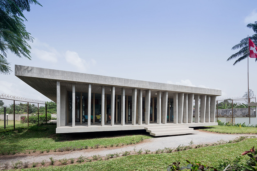 local-architecture-new-swiss-embassy-ivory-coast-abidjan-designboom-02