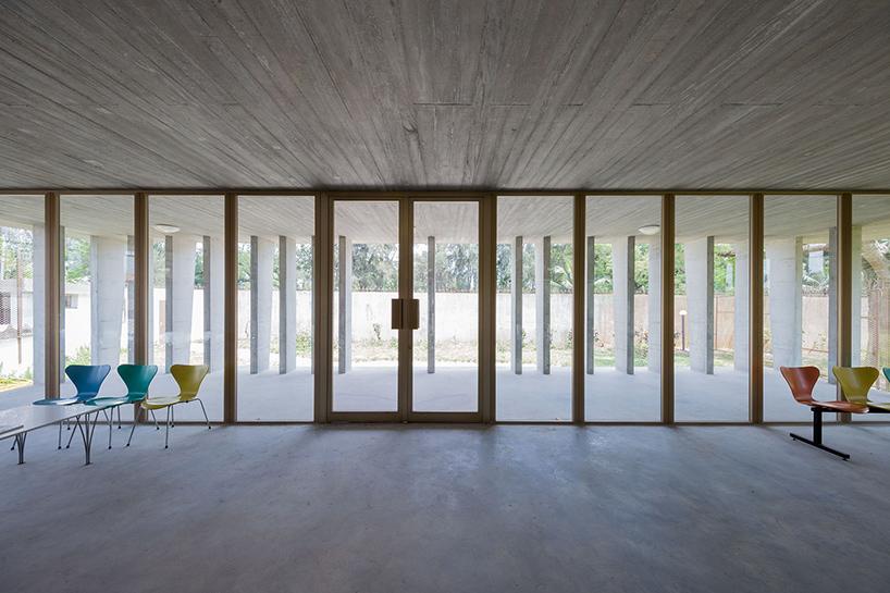 local-architecture-new-swiss-embassy-ivory-coast-abidjan-designboom-02