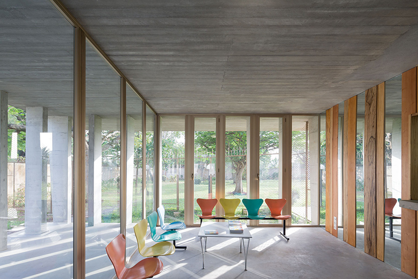 local-architecture-new-swiss-embassy-ivory-coast-abidjan-designboom-02