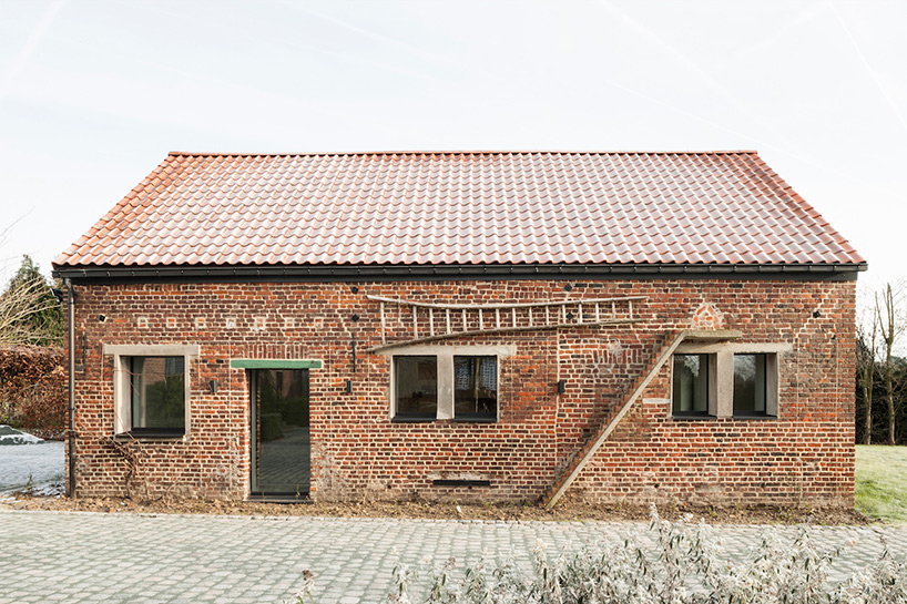studio-farris-architects-stable-in-west-flanders-barn-conversion-belgium-designboom-02
