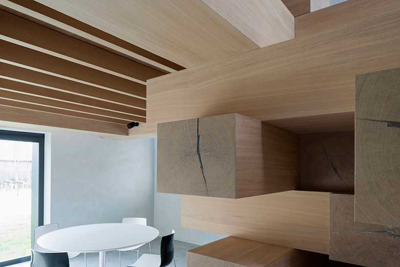 studio-farris-architects-stable-in-west-flanders-barn-conversion-belgium-designboom-02