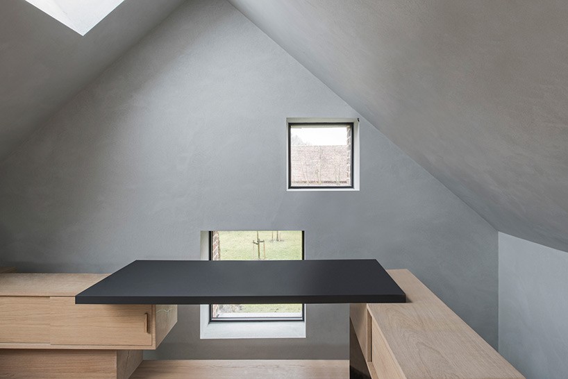 studio-farris-architects-stable-in-west-flanders-barn-conversion-belgium-designboom-02