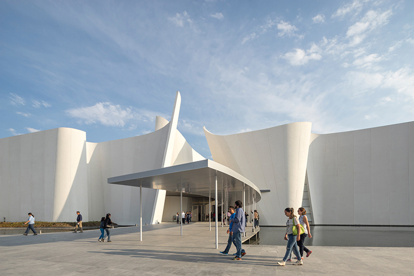 toyo-ito-museo-internacional-del-barroco-baroque-art-museum-puebla-mexico-designboom-02