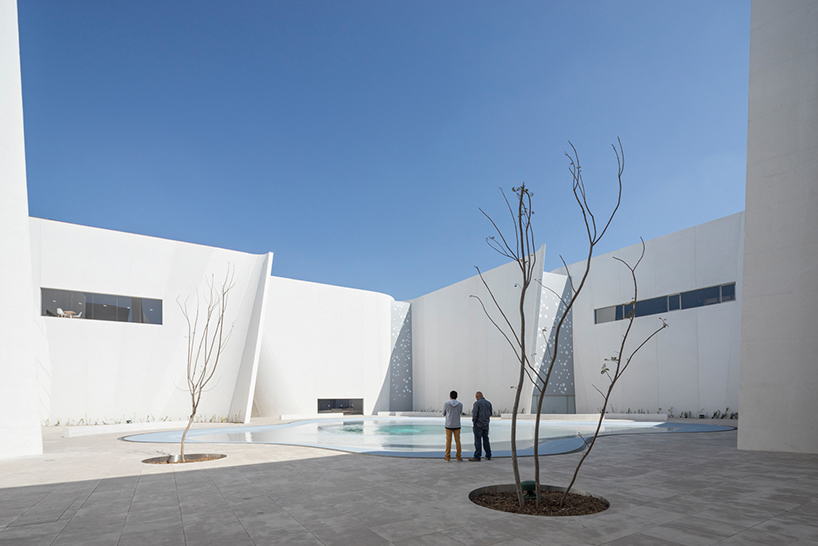 toyo-ito-museo-internacional-del-barroco-baroque-art-museum-puebla-mexico-designboom-02