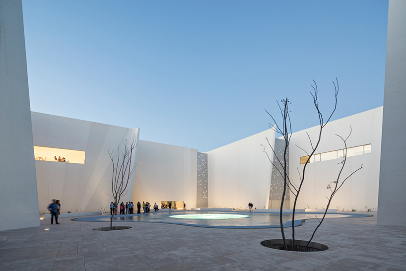 toyo-ito-museo-internacional-del-barroco-baroque-art-museum-puebla-mexico-designboom-02