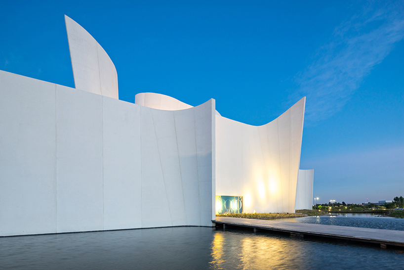 toyo-ito-museo-internacional-del-barroco-baroque-art-museum-puebla-mexico-designboom-02