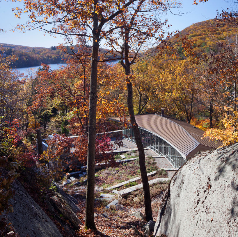 weiss-and-manfredi-mccann-residence-united-states-designboom-02