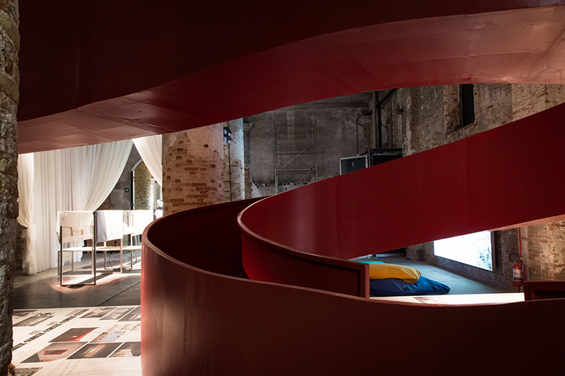 C+S-architects-suspended-red-walkway-eduCARE-venice-architecture-biennale-designboom-02