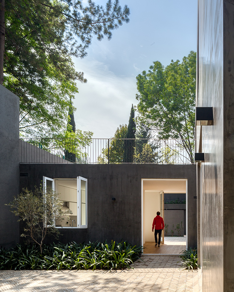 DCPP-arquitectos-casa-campestre-house-107-mexico-city-designboom-02