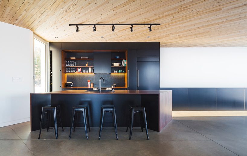 MU-architecture-nook-residence-mansonville-canada-designboom-02