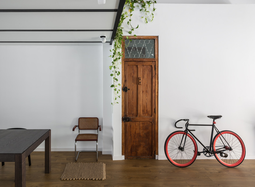 ambau-taller-d’arquitectes-loft-rehabilitation-valencia-designboom-02