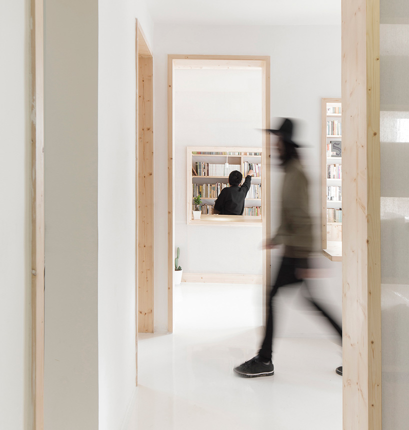 caopu-hidden-top-floor-bookstore-china-designboom-02