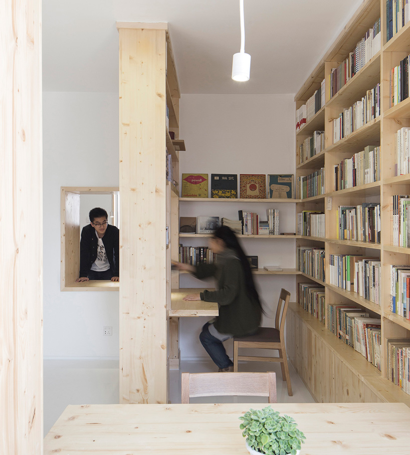 caopu-hidden-top-floor-bookstore-china-designboom-02