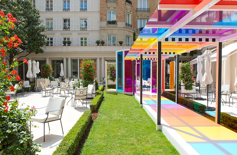 daniel buren le bristol paris une pause coloree