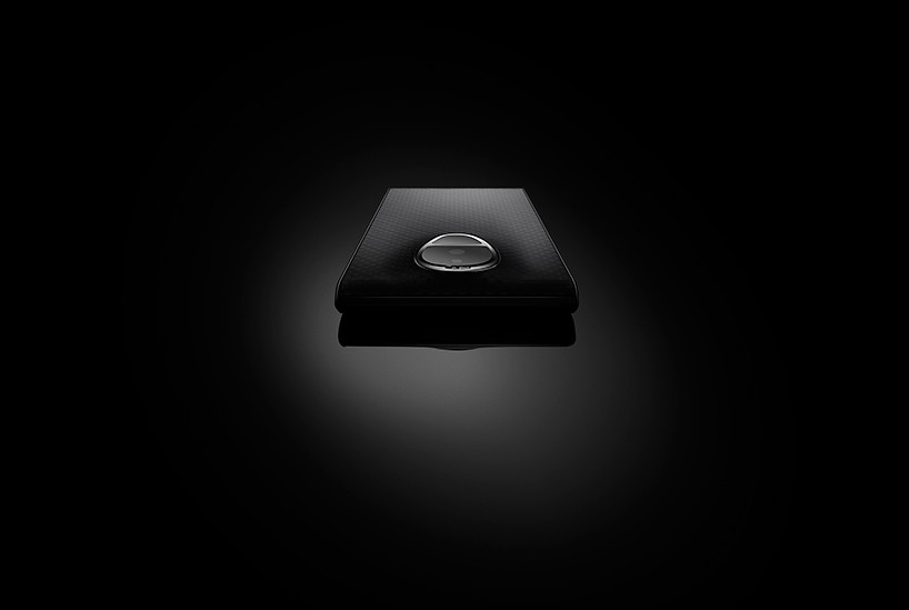 karim-rashid-sirin-labs-solarin-smartphone-designboom-04