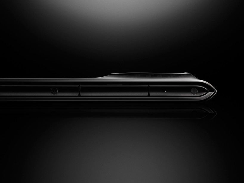karim-rashid-sirin-labs-solarin-smartphone-designboom-05