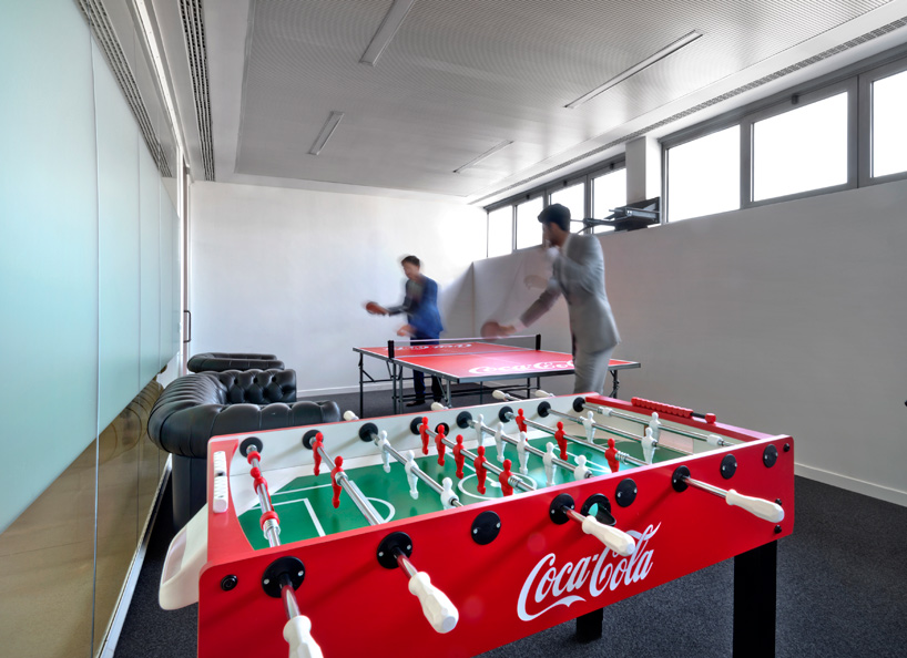 lombardini-22-coca-cola-HBC-italy-headquarters-designboom-02