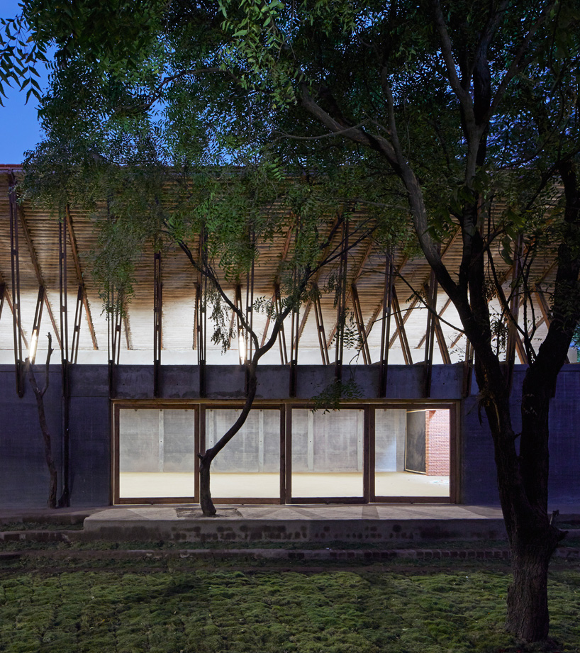 sameep-padora-and-assocaites-jetavan-centre-india-designboom-02