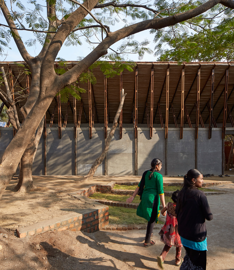 sameep-padora-and-assocaites-jetavan-centre-india-designboom-02