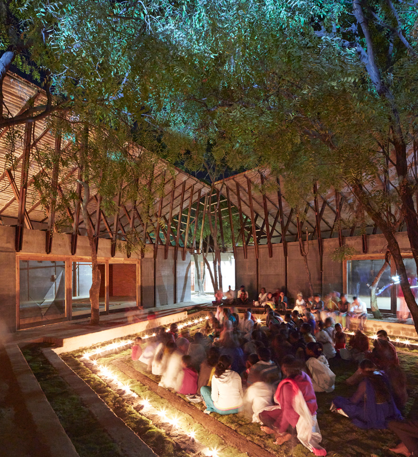 sameep-padora-and-assocaites-jetavan-centre-india-designboom-02