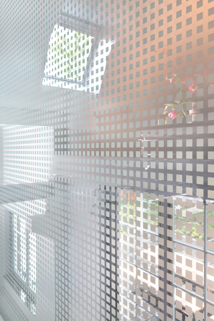 scholten & baijings skyline design glass gradients designboom 001