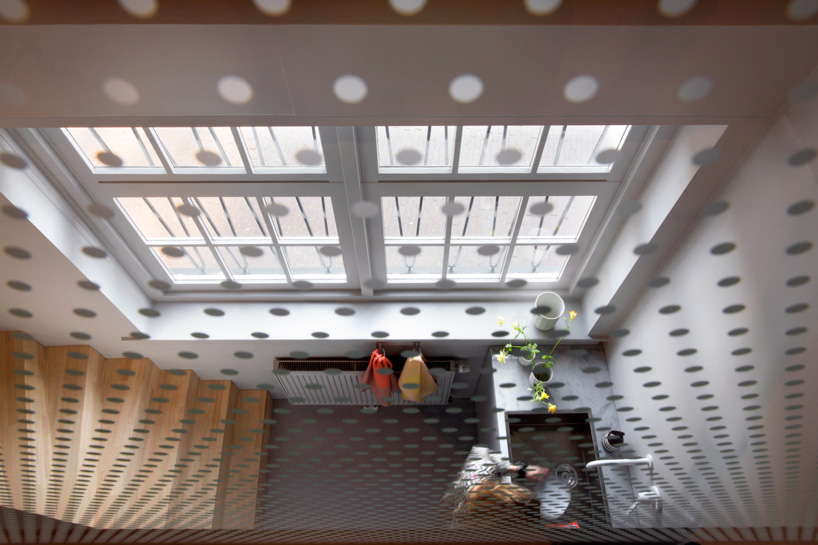 scholten & baijings skyline design glass gradients designboom 006