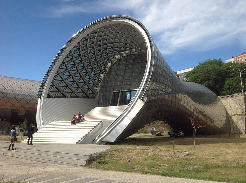 studio-fuksas-rhike-park-music-theater-exhibition-hall-tbilisi-georgia-designboom-02