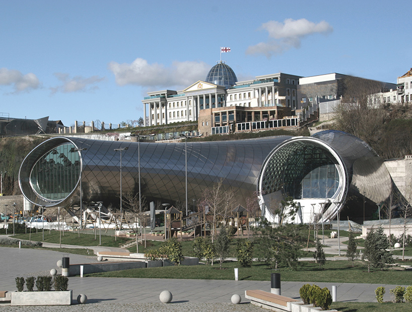 studio-fuksas-rhike-park-music-theater-exhibition-hall-tbilisi-georgia-designboom-02