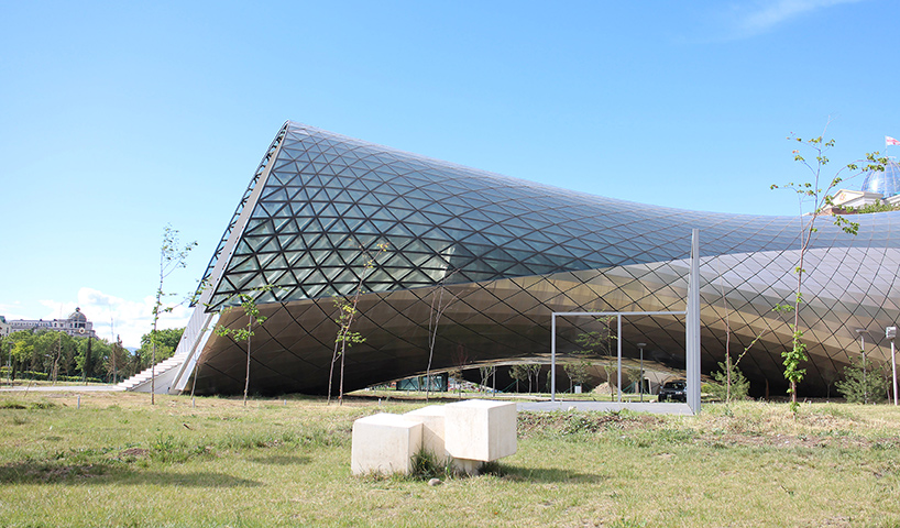 studio-fuksas-rhike-park-music-theater-exhibition-hall-tbilisi-georgia-designboom-02