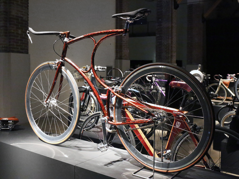 vanhulsteijn urushi bike XXI triennale international exhibition designboom
