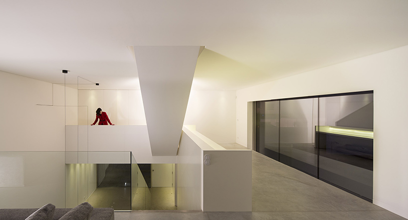 AZO-sequeira-arquitectos-associados-house-in-bonfim-porto-portugal-designboom-02