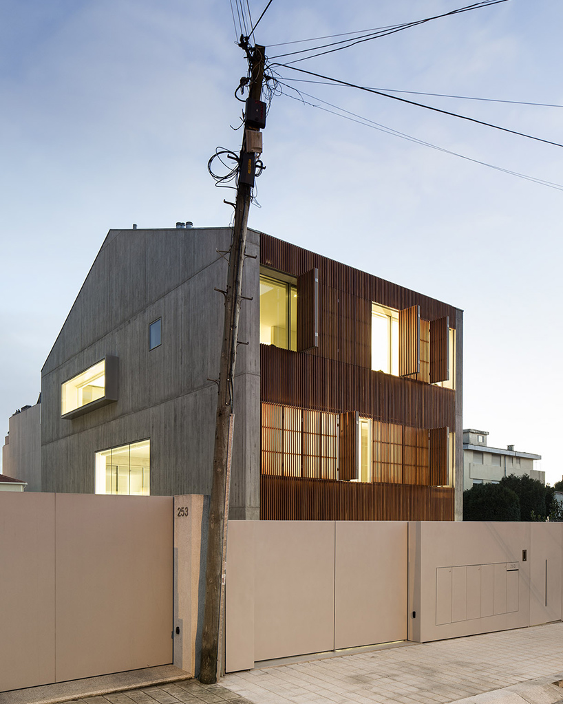 AZO-sequeira-arquitectos-associados-house-in-bonfim-porto-portugal-designboom-02