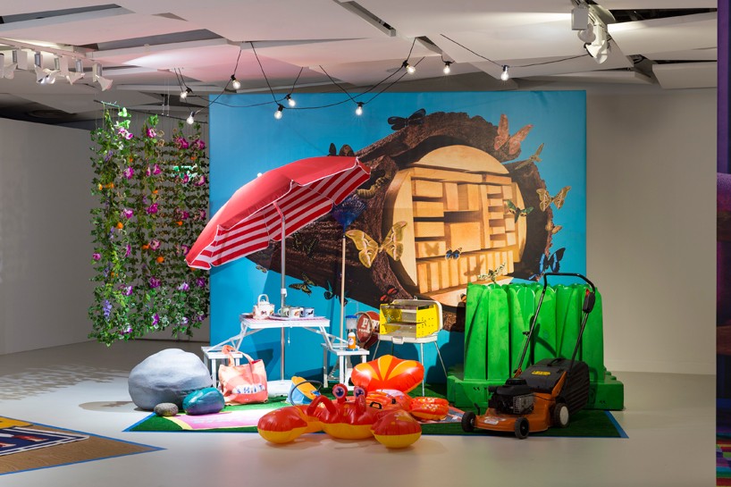 TOILETPAPER seletti gufram galerie des galeries paris designboom