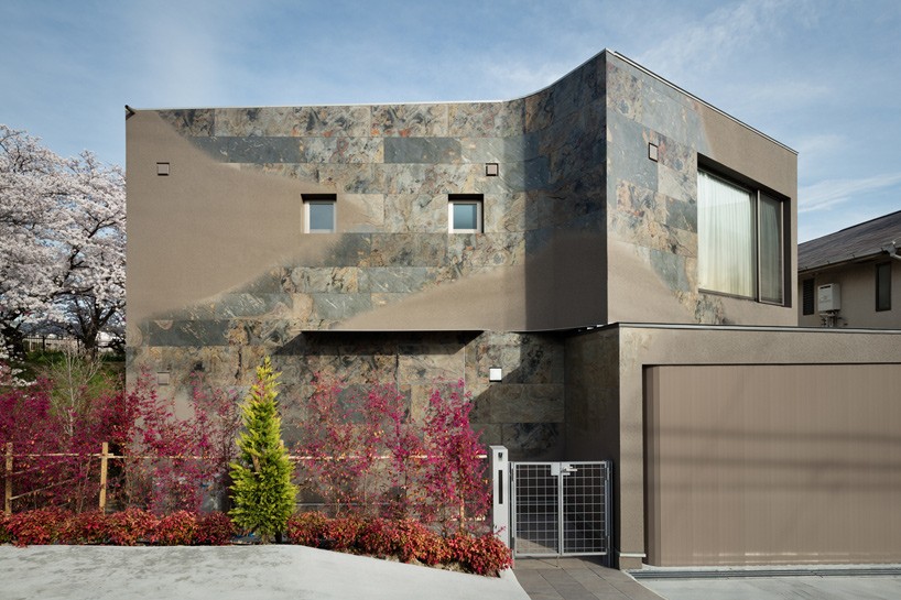 JP-architects-triton-house-osaka-japan-designboom-01
