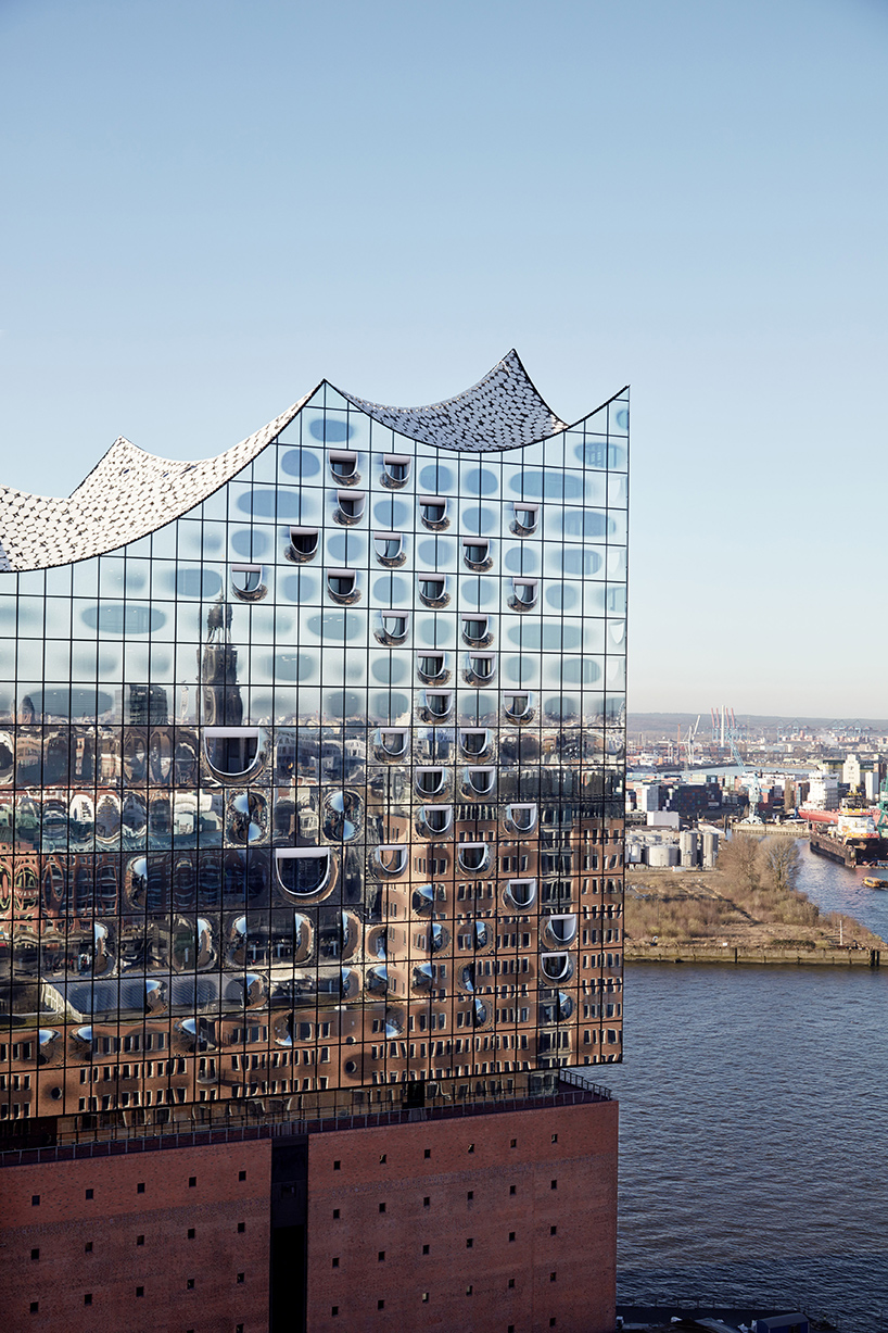 elbphilharmonie-concert-hall-hafencity-hamburg-herzog-de-meuron-designboom-02