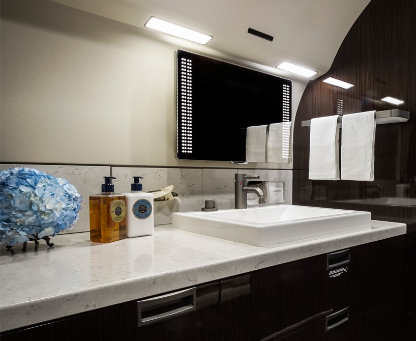 gulfstream-G650ER-aircraft-farnborough-designboom13