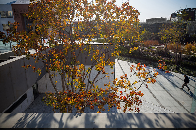 original-design-studio-starbucks-coffee-at-UBPA-shanghai-china-designboom-02