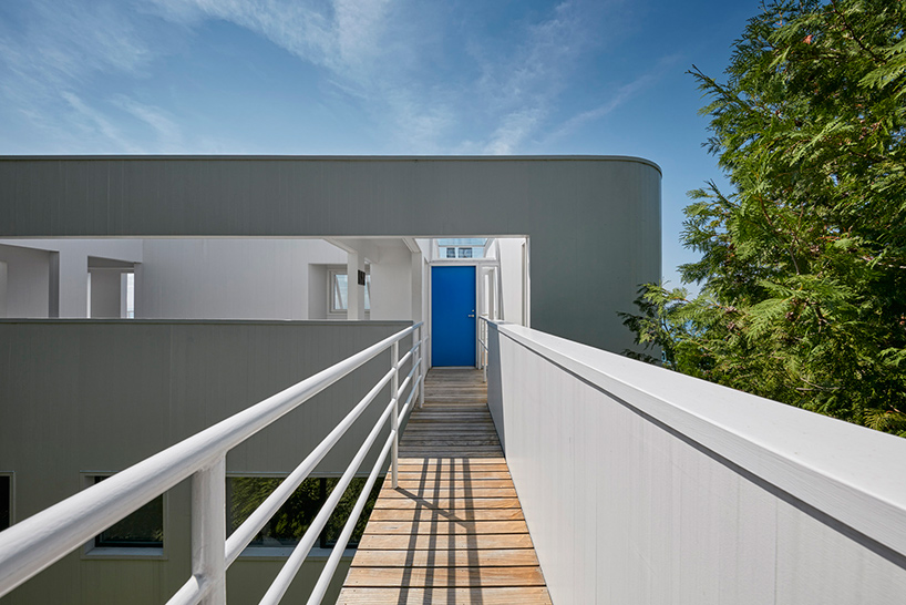 richard meier's douglas house in michigan granted designation