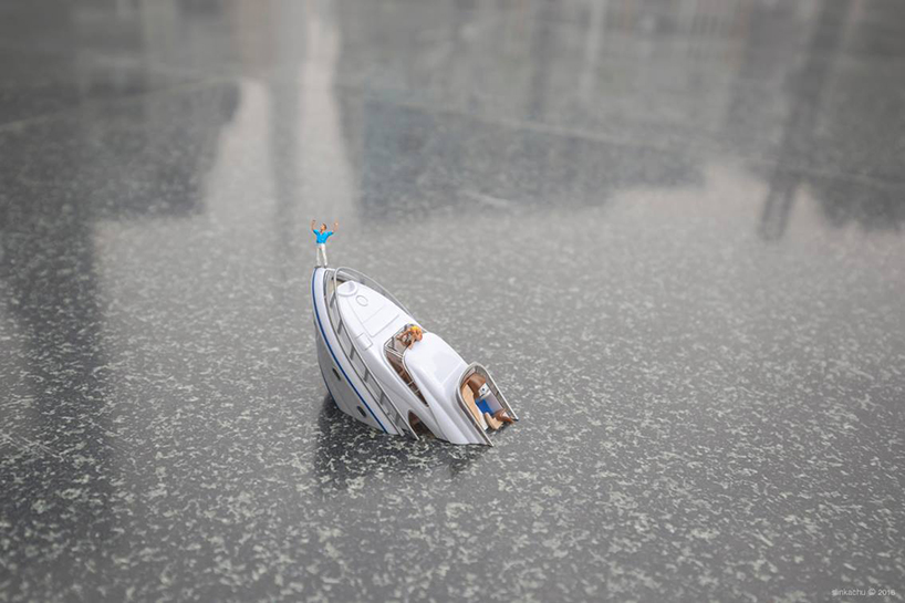 slinkachu-dubai-walls-miniature-street-art-designboom-02