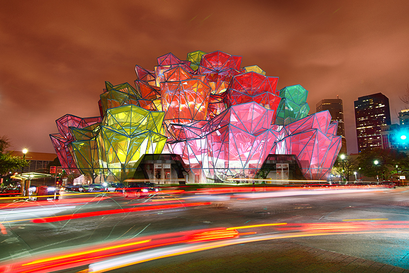 vasily-klyukin-roses-pavilion-designboom-02