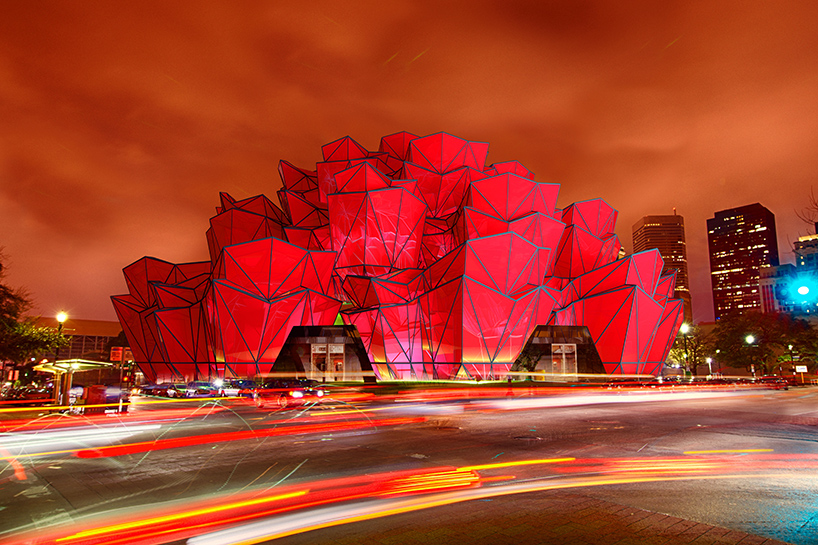 vasily-klyukin-roses-pavilion-designboom-02