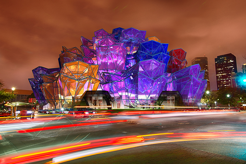 vasily-klyukin-roses-pavilion-designboom-02