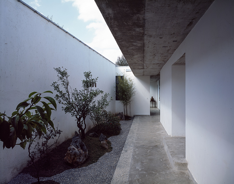 zhaoyang-architects-zhuan-residence-dali-yunnan-china-designboom-02