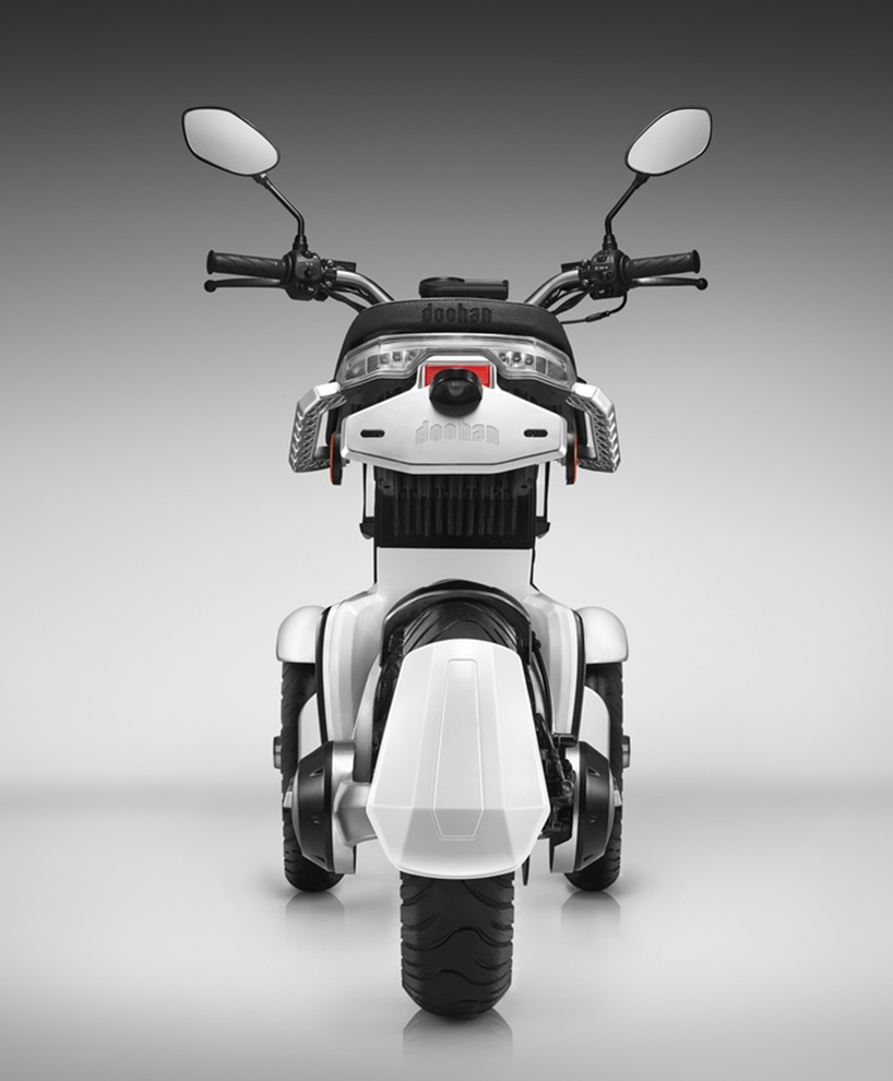 doohan ev3 itank electric threewheel urban crossover scooter