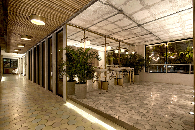 colette studio reshapes heritage building into restaurant in barranquilla